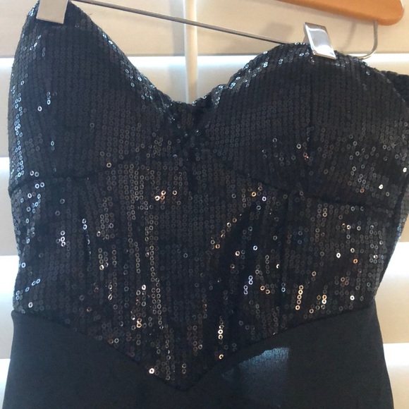 Black Sequinned Top Flowy Dress w/ Exposed Back - Picture 2 of 4